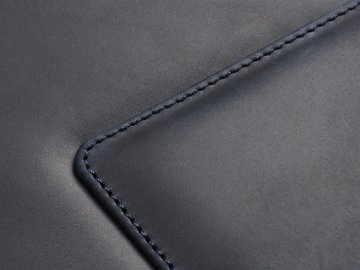 námořnická modrá